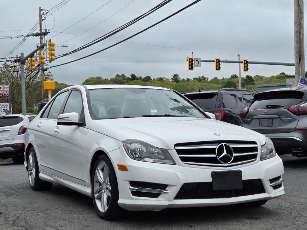 2014 Mercedes-Benz C-Class Image 6