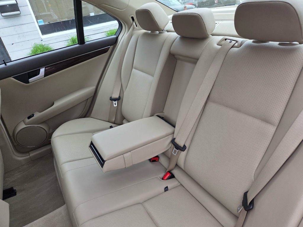 2014 Mercedes-Benz C-Class Image 11