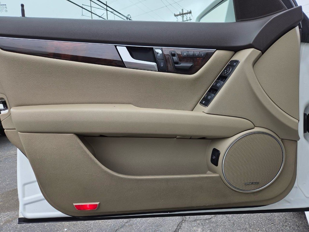 2014 Mercedes-Benz C-Class Image 23