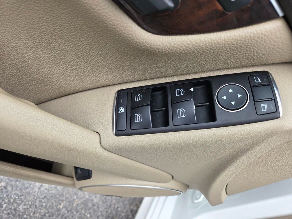 2014 Mercedes-Benz C-Class Image 25