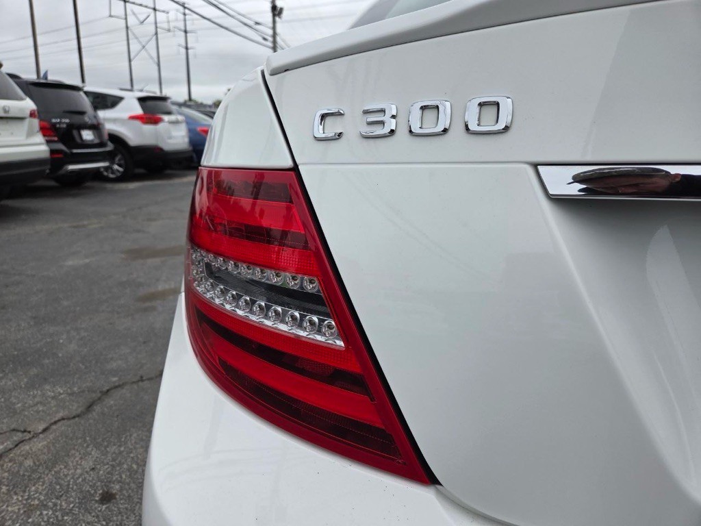 2014 Mercedes-Benz C-Class Image 32
