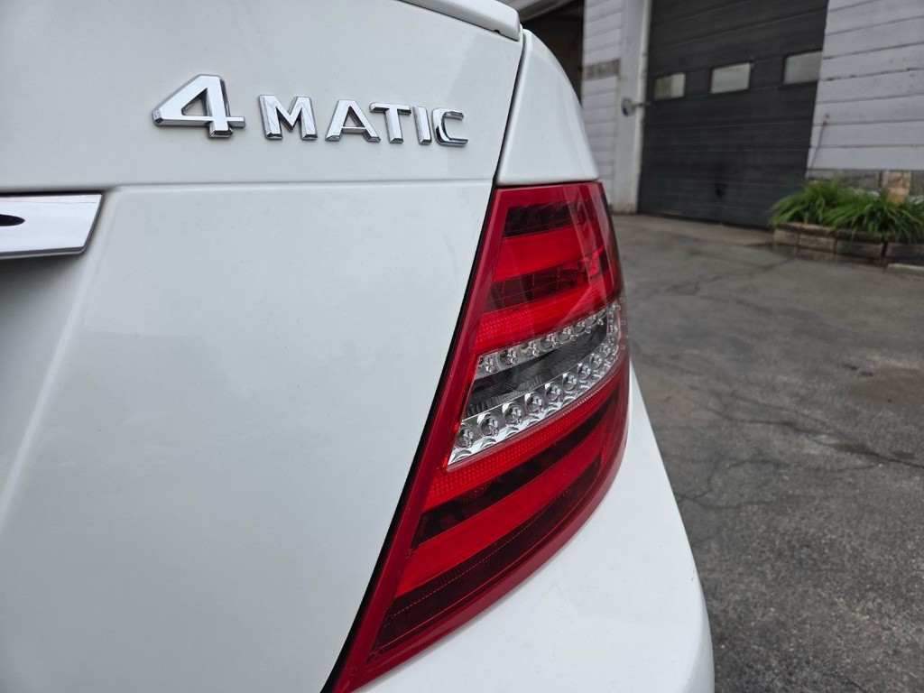 2014 Mercedes-Benz C-Class Image 33