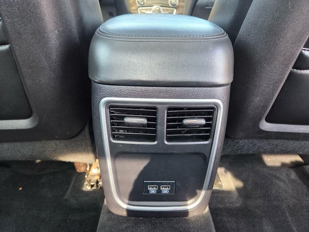 2015 Chrysler 300 Image 20
