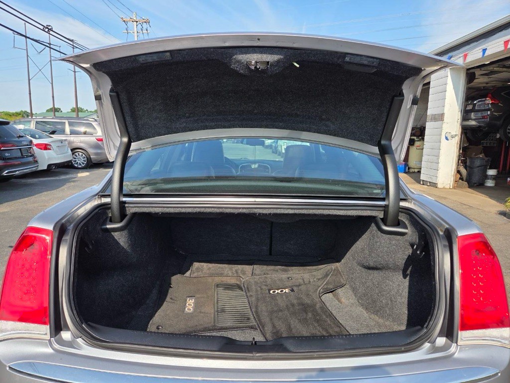 2015 Chrysler 300 Image 26