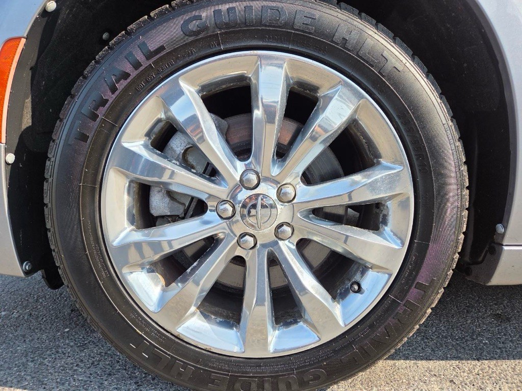 2015 Chrysler 300 Image 28