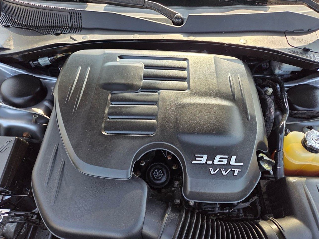 2015 Chrysler 300 Image 30