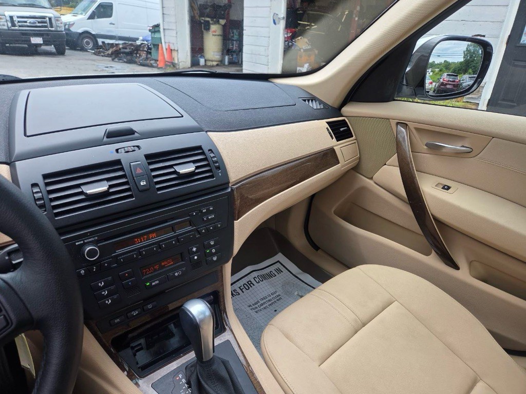 2010 BMW X3 Image 14