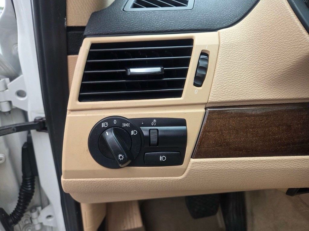 2010 BMW X3 Image 25
