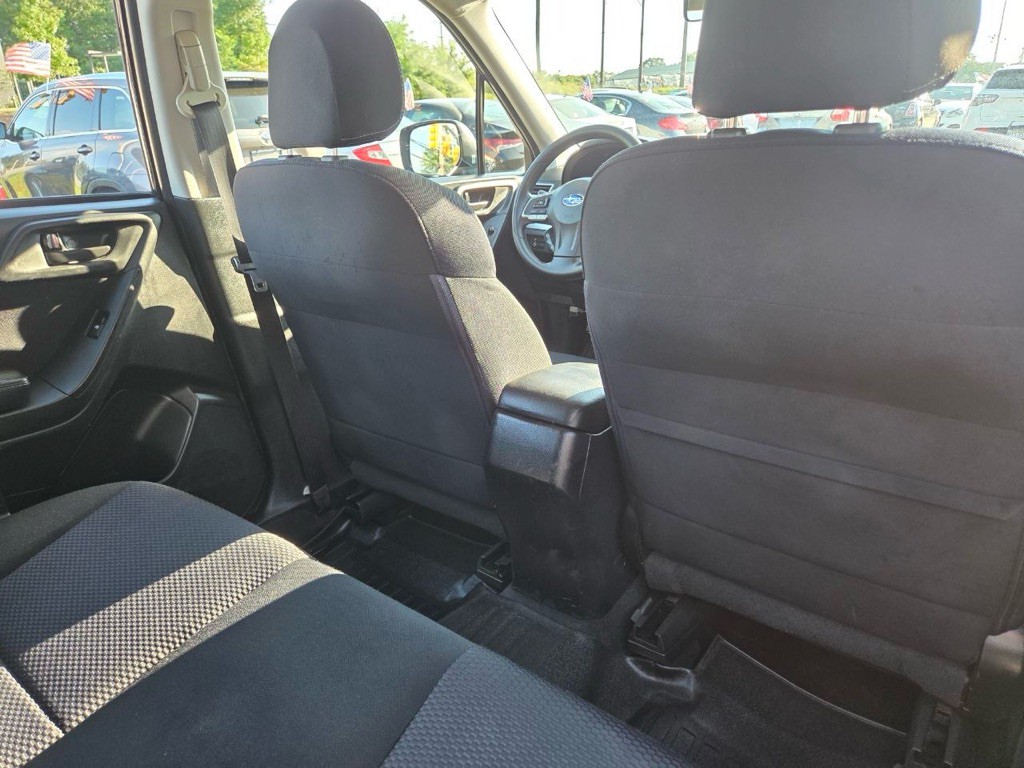 2016 Subaru Forester Image 12