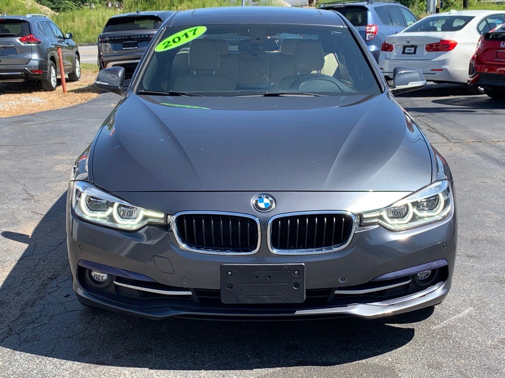2017 BMW 3 Series Image 4