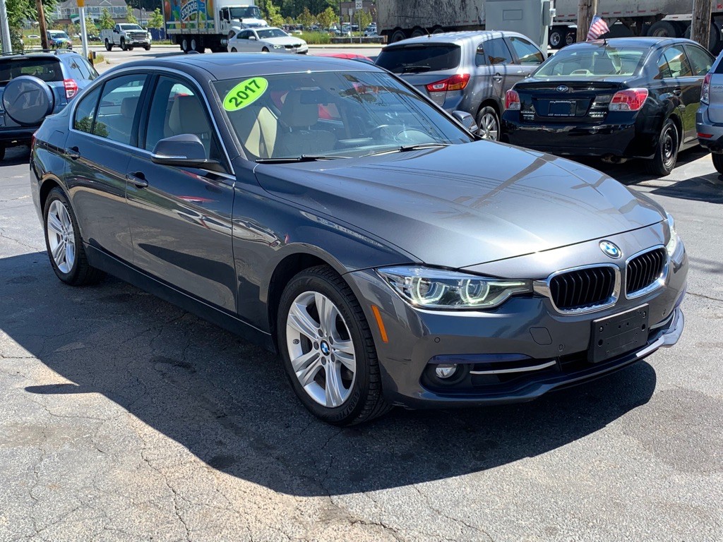 2017 BMW 3 Series Image 5