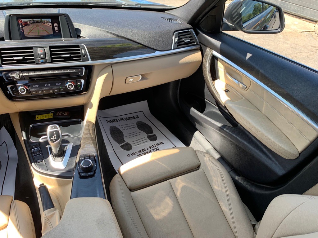 2017 BMW 3 Series Image 20