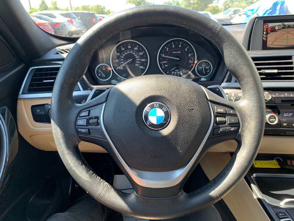 2017 BMW 3 Series Image 29