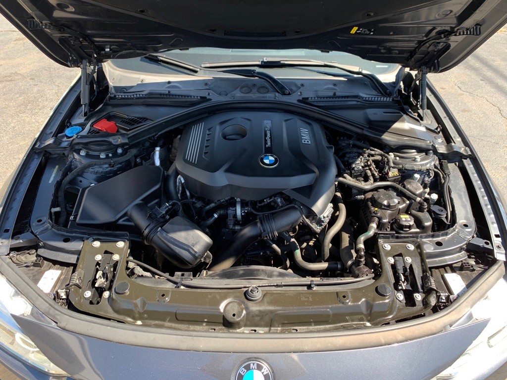 2017 BMW 3 Series Image 45