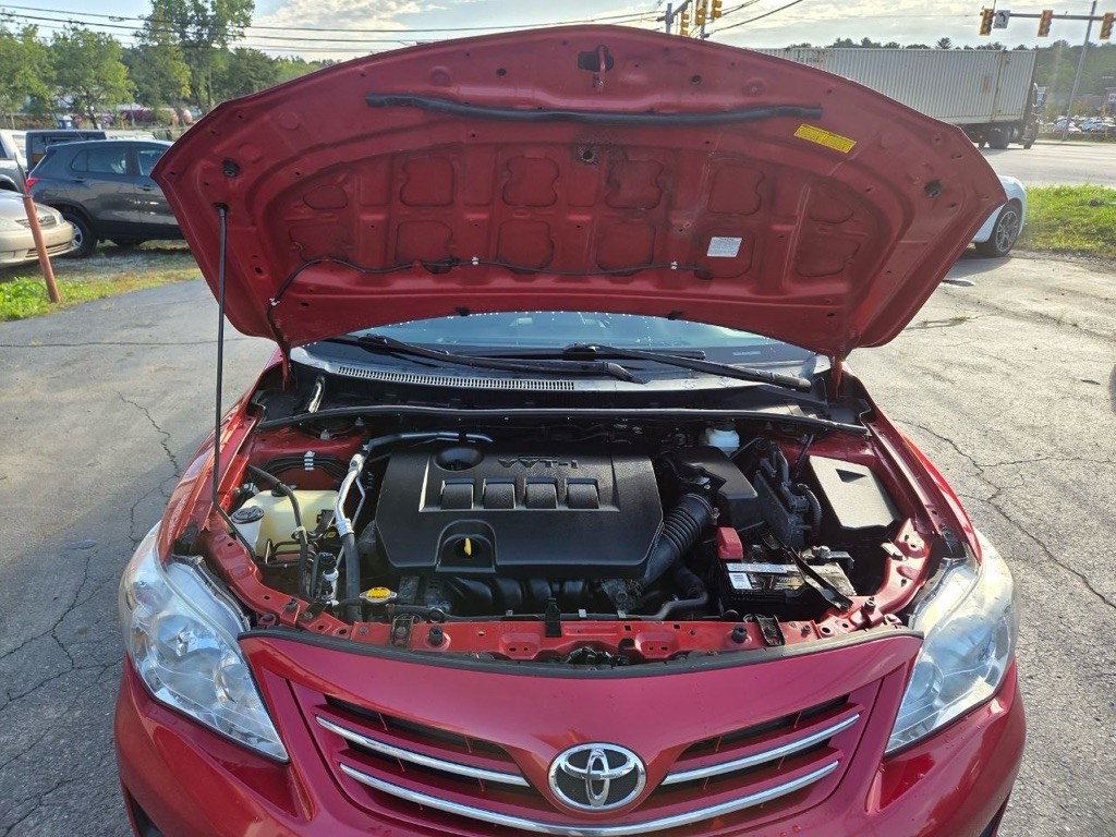 2013 Toyota Corolla Image 9