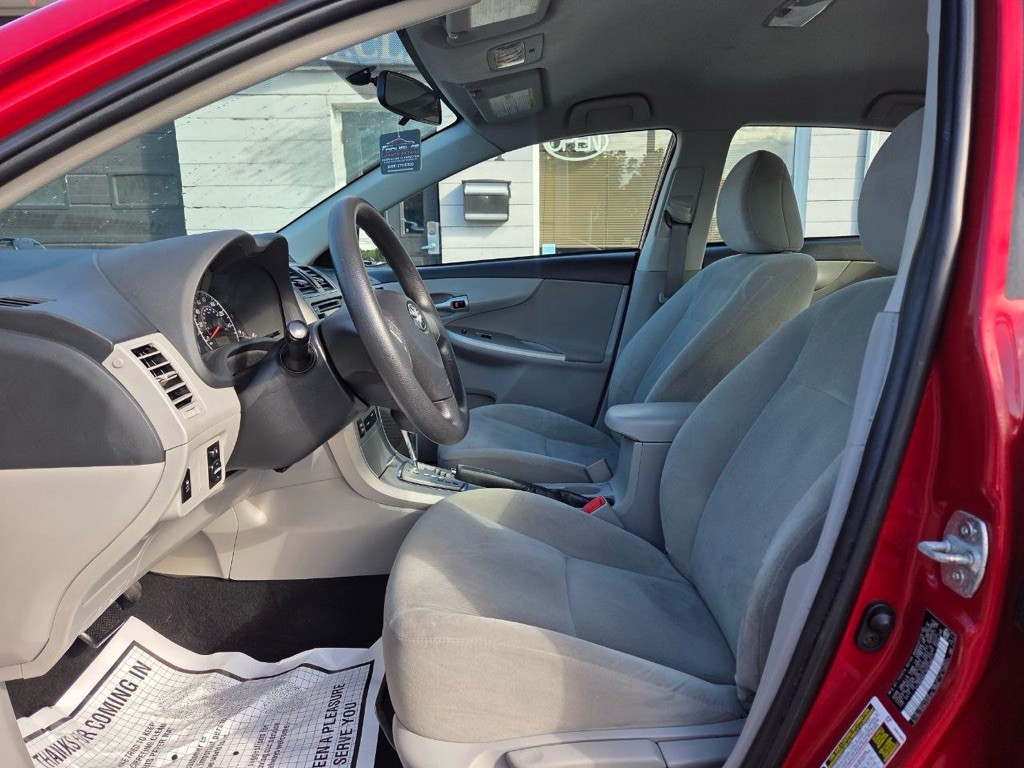 2013 Toyota Corolla Image 10