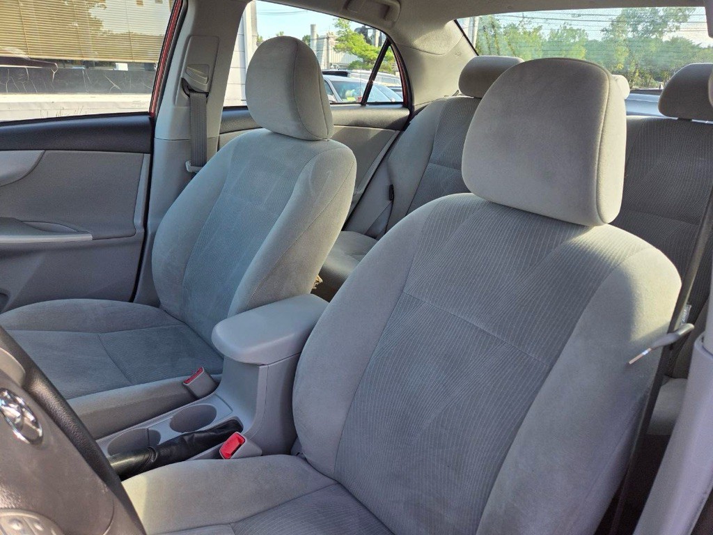 2013 Toyota Corolla Image 11