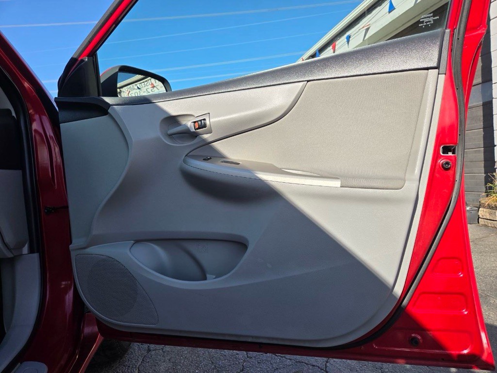 2013 Toyota Corolla Image 14