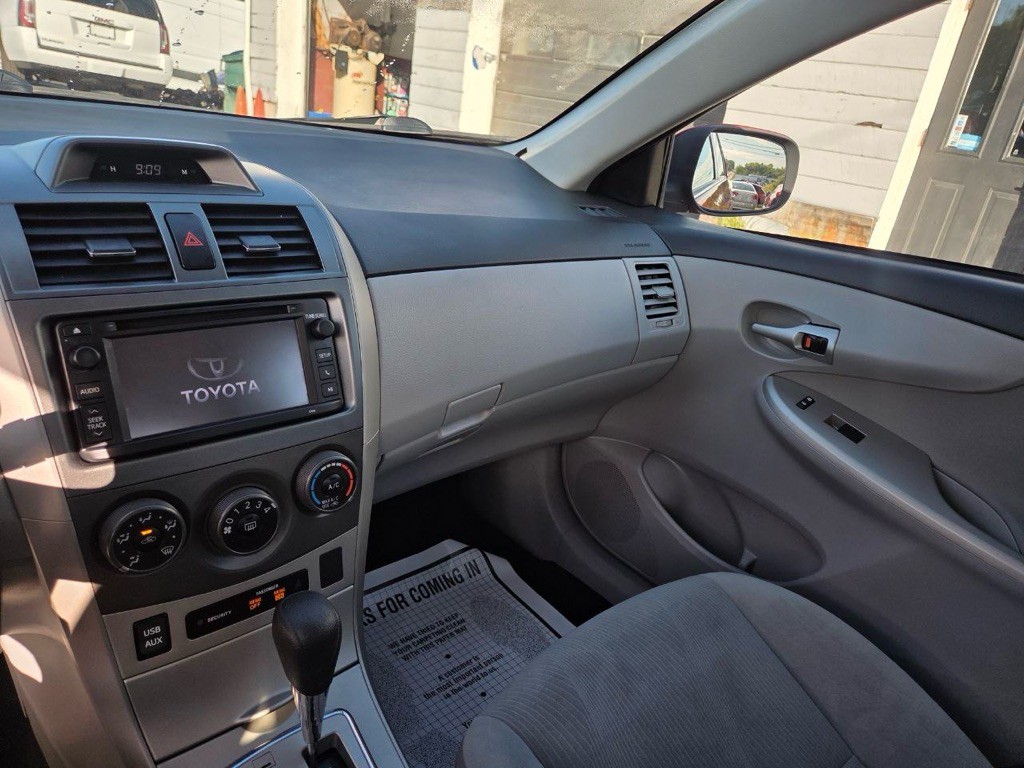 2013 Toyota Corolla Image 15