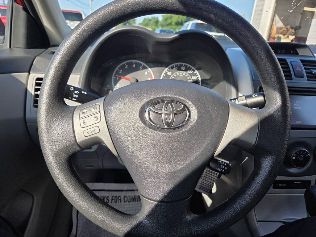 2013 Toyota Corolla Image 16