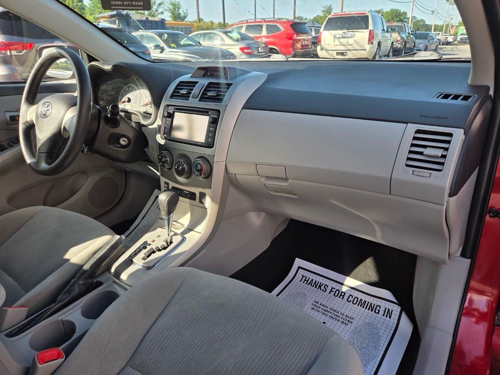 2013 Toyota Corolla Image 19