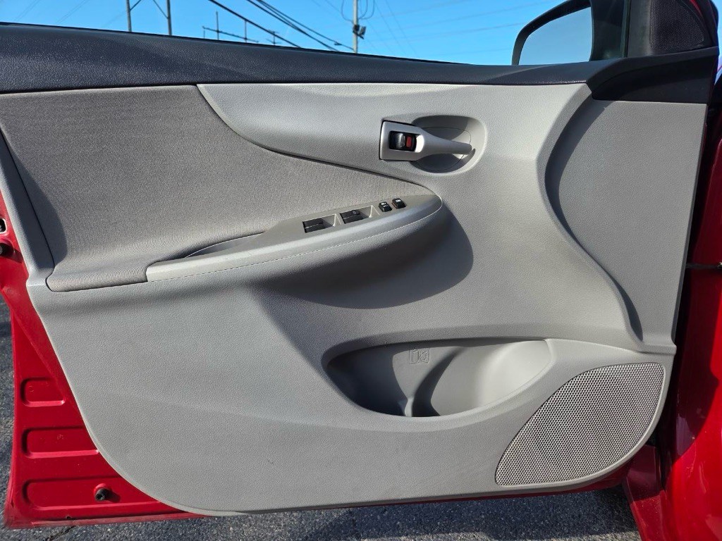 2013 Toyota Corolla Image 20