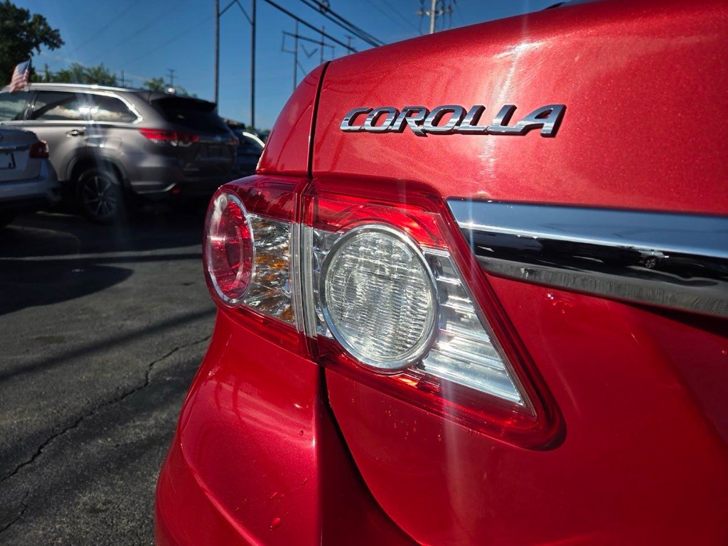 2013 Toyota Corolla Image 24