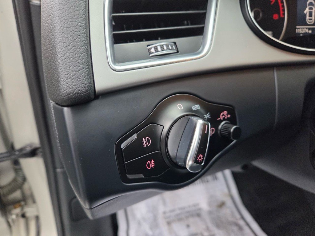 2015 Audi A4 Image 25