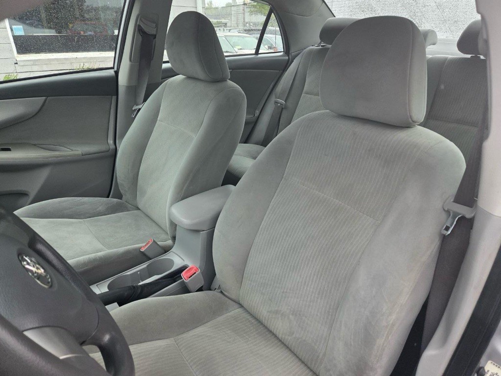 2010 Toyota Corolla Image 11