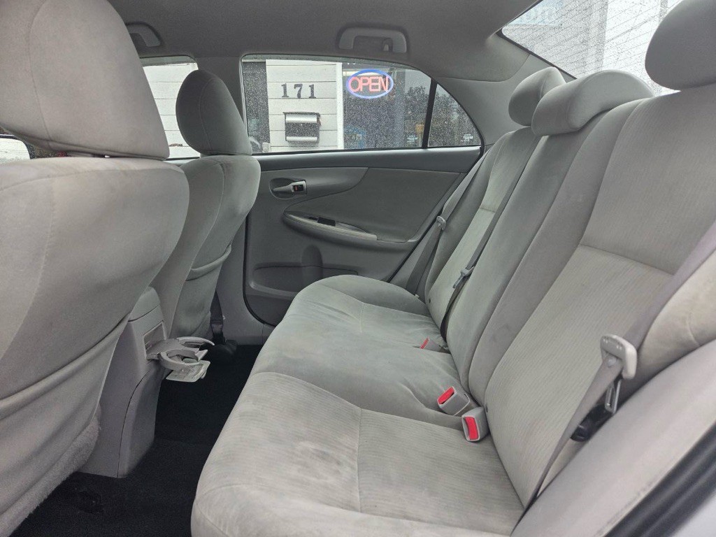 2010 Toyota Corolla Image 12
