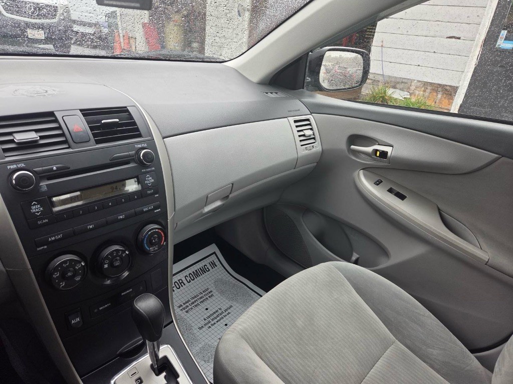 2010 Toyota Corolla Image 17
