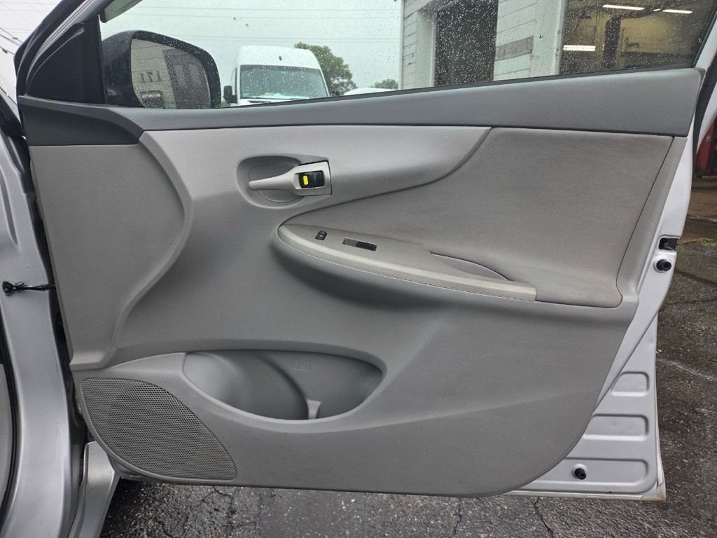 2010 Toyota Corolla Image 18