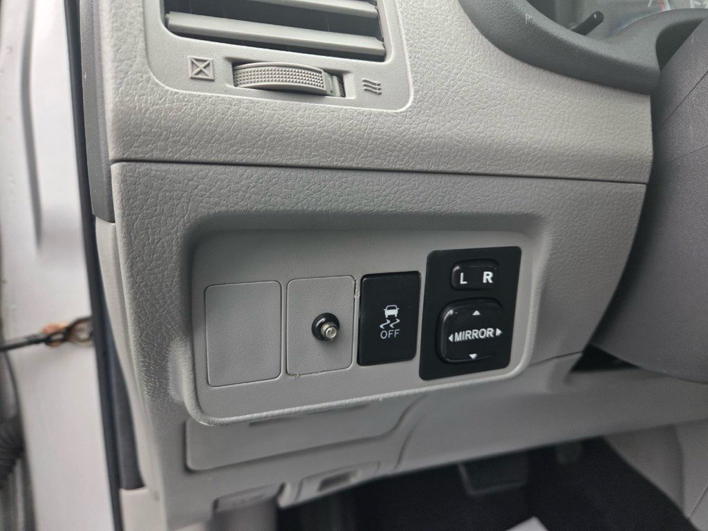 2010 Toyota Corolla Image 21