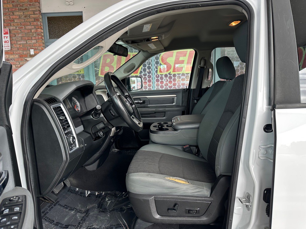 2016 RAM 1500 Image 7