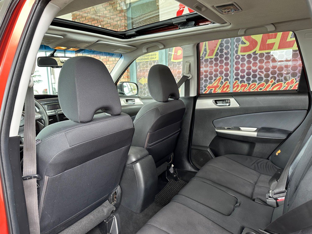 2010 Subaru Forester Image 10