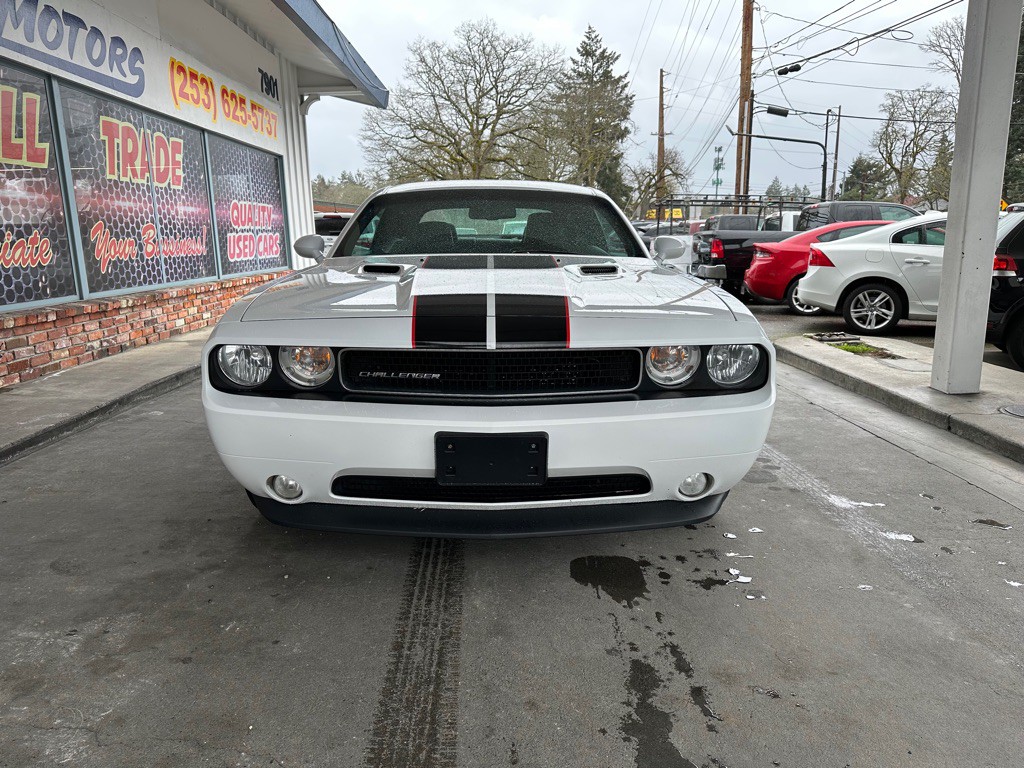 2011 Dodge Challenger Image 2