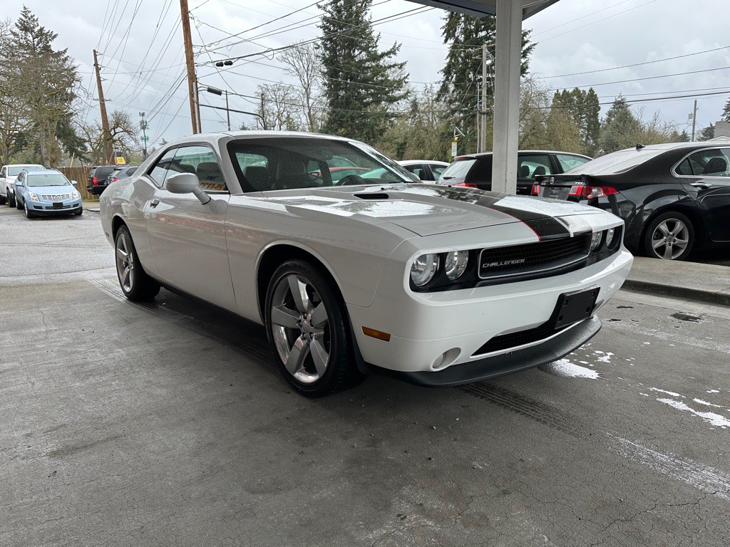 2011 Dodge Challenger Image 3