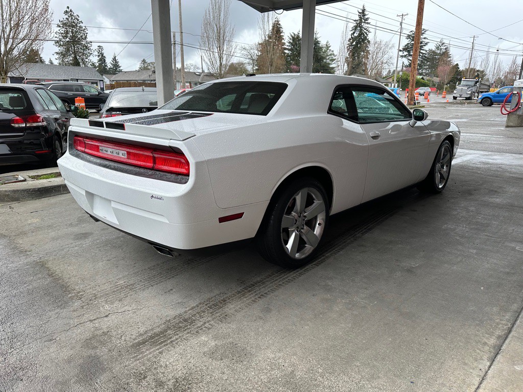 2011 Dodge Challenger Image 6