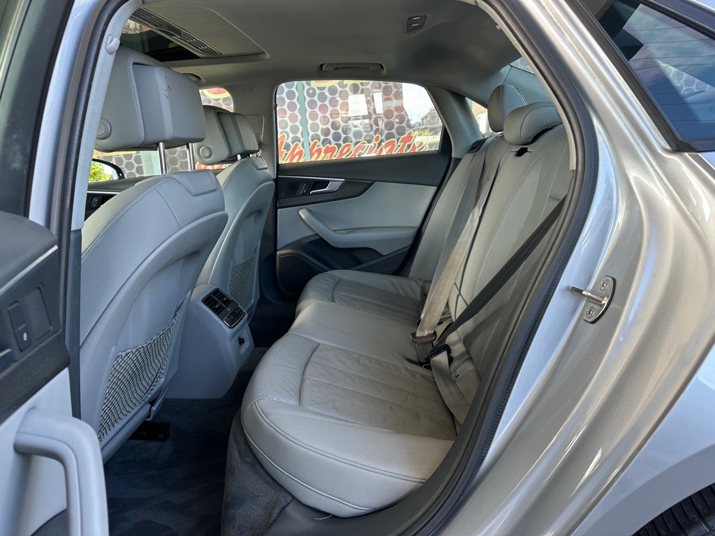 2017 Audi A4 Image 9