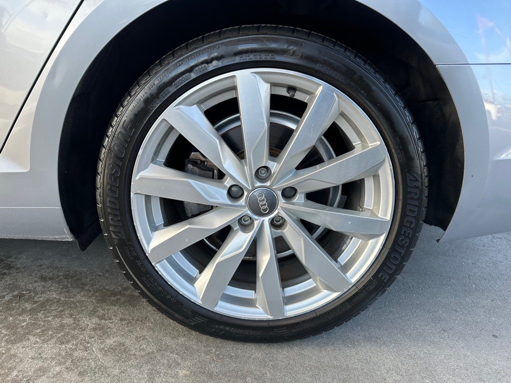 2017 Audi A4 Image 18