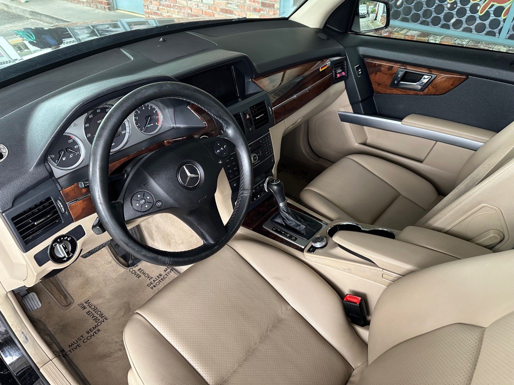 2010 Mercedes-Benz GLK-Class Image 8