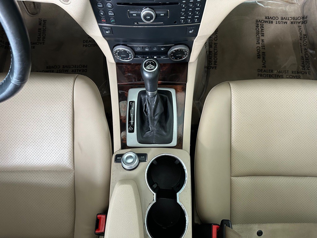 2010 Mercedes-Benz GLK-Class Image 15