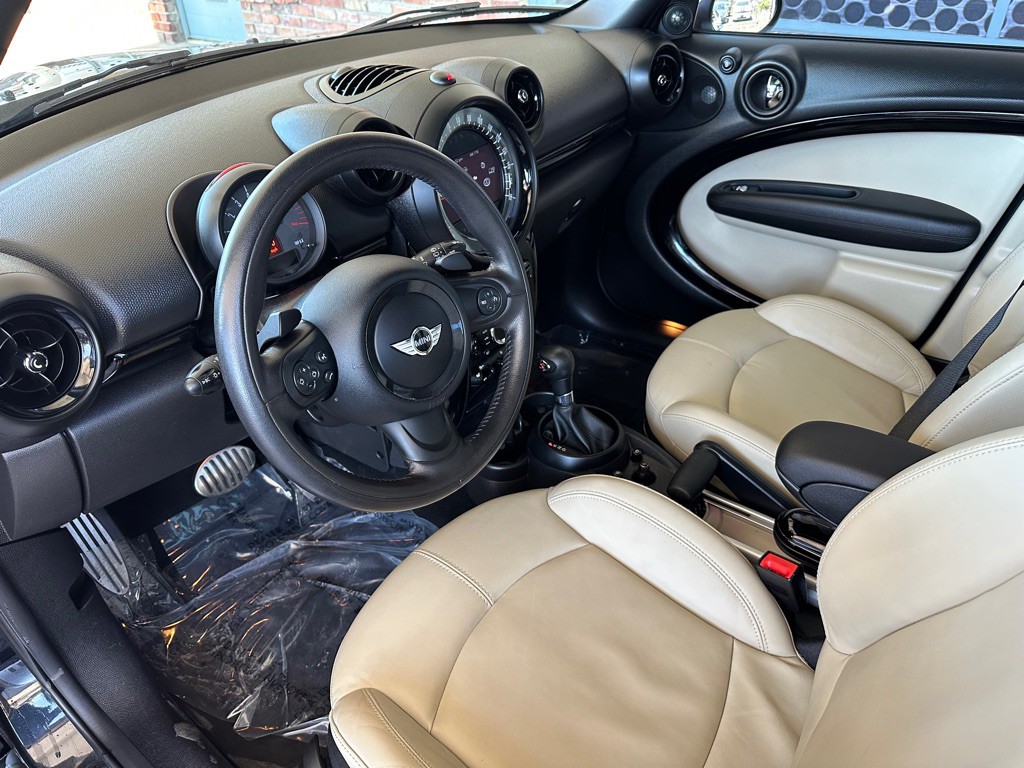 2016 MINI Cooper Image 8