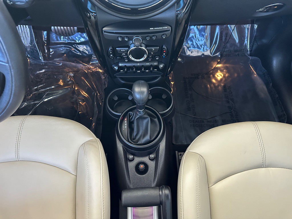 2016 MINI Cooper Image 13