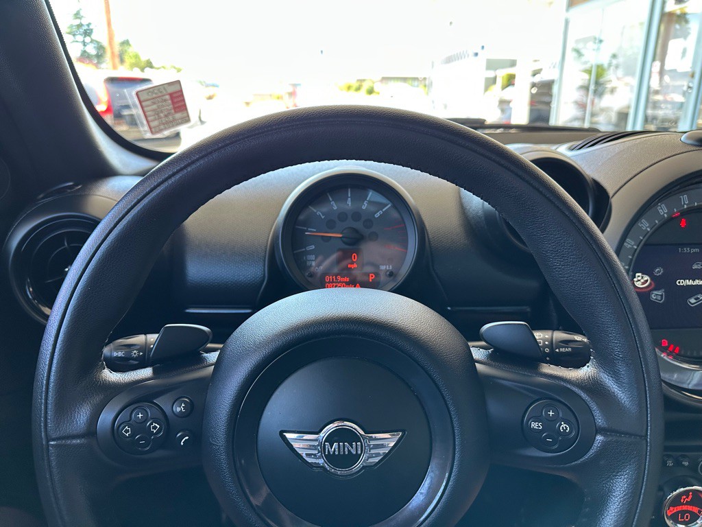 2016 MINI Cooper Image 17