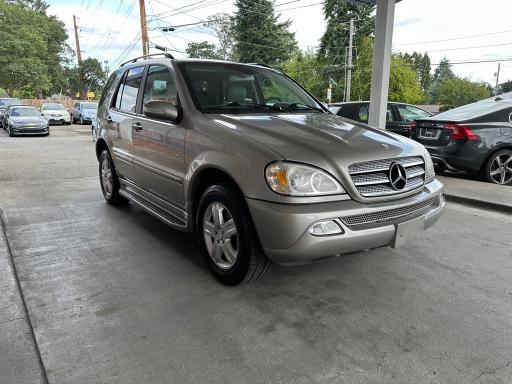 2005 Mercedes-Benz M-Class Image 3
