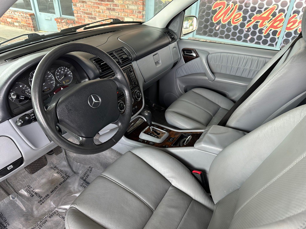2005 Mercedes-Benz M-Class Image 8