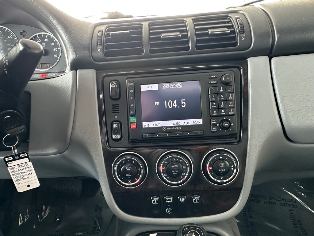 2005 Mercedes-Benz M-Class Image 14