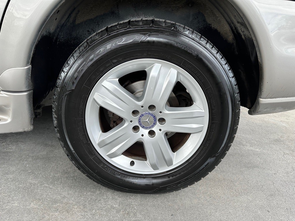 2005 Mercedes-Benz M-Class Image 18
