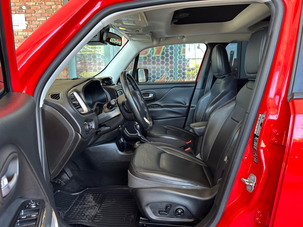 2015 Jeep Renegade Image 7